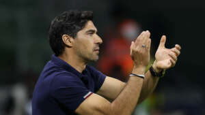 Abel reclama da arbitragem, cita Djokovic e fala em falta de sorte do Palmeiras