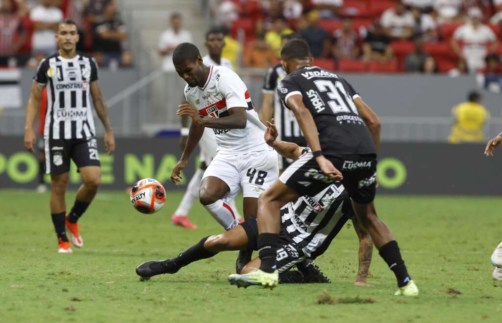 São Paulo registra menor público como mandante em quase seis anos no empate contra a Inter de Limeira