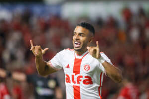 São Luiz 1 x 3 Internacional - Colorado se garante na semifinal do Gaúcho