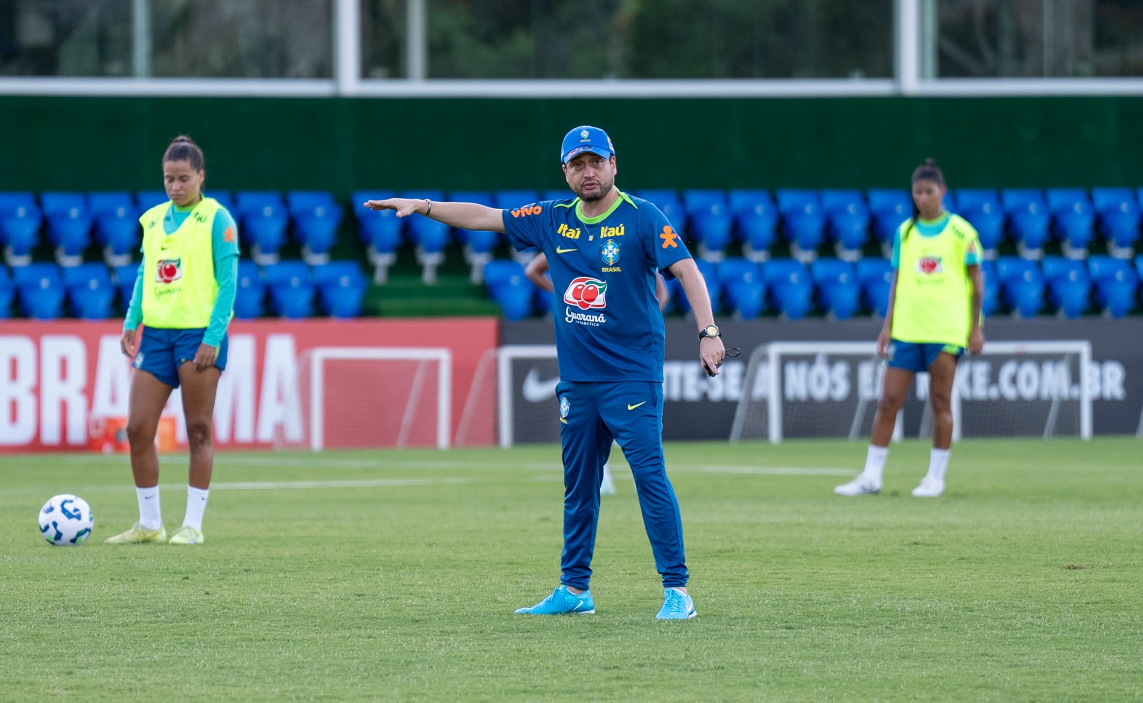 Arthur Elias exalta período de treino da seleção feminina e mira Copa América: 'Aprimorar jogo'