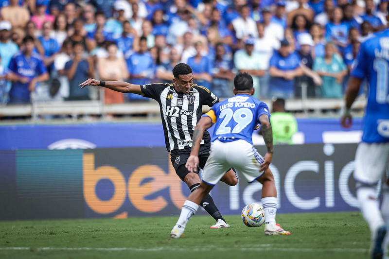 Atletico MG bate Cruzeiro e respira no Campeonato Mineiro 2