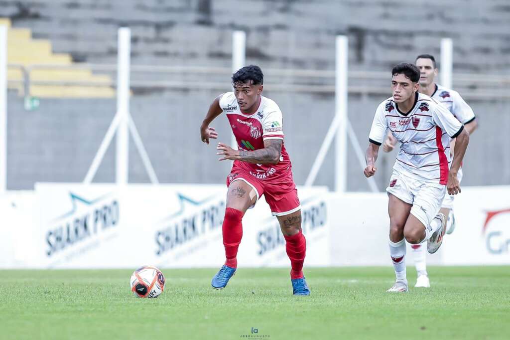 Capivariano 3 x 0 Oeste – Leão atropela e se consolida no G8