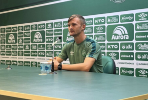 Walter Clar trata jogo contra Santa Catarina como final para a Chape: 'Vamos dar a vida pelos três pontos'