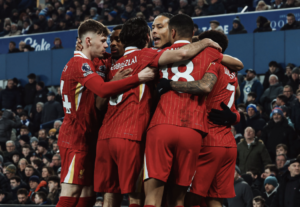 Liverpool leva gol no fim e cede empate ao Everton no Inglês