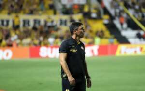 Após fim da invencibilidade, técnico do Criciúma fala em 'reconquistar confiança'