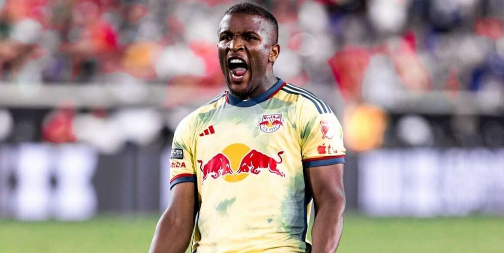 Elias Manoel chega ao Rio para assinar com o Botafogo