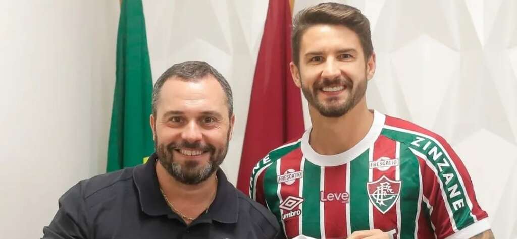 Everaldo aparece no BID e já pode estrear pelo Fluminense