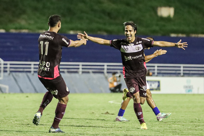 São Bento 0 x 2 Ferroviária - Locomotiva volta ao G8 e complica Bentão 2 Ferroviaria bate Sao Bento na Serie A2 6