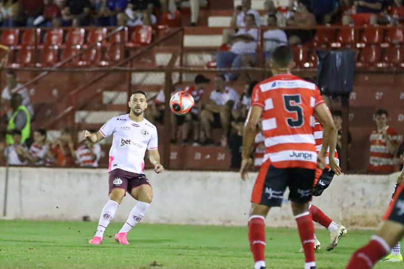 Linense 2 x 2 Ferroviária - Na raça, Locomotiva arranca empate em Lins 5 Ferroviaria e Linense empatam na Serie A2 3