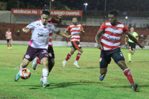 Linense 2 x 2 Ferroviária - Na raça, Locomotiva arranca empate em Lins