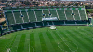 Após polêmica, presidente do Guarani revela acordo sobre mando de campo: 'Renda foi deles'