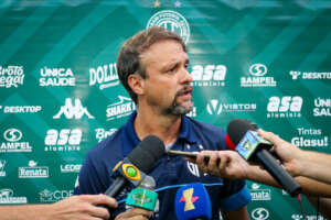 Guarani começa semana afirmando: 'Planejamento não irá mudar após derrota no Dérbi 209'