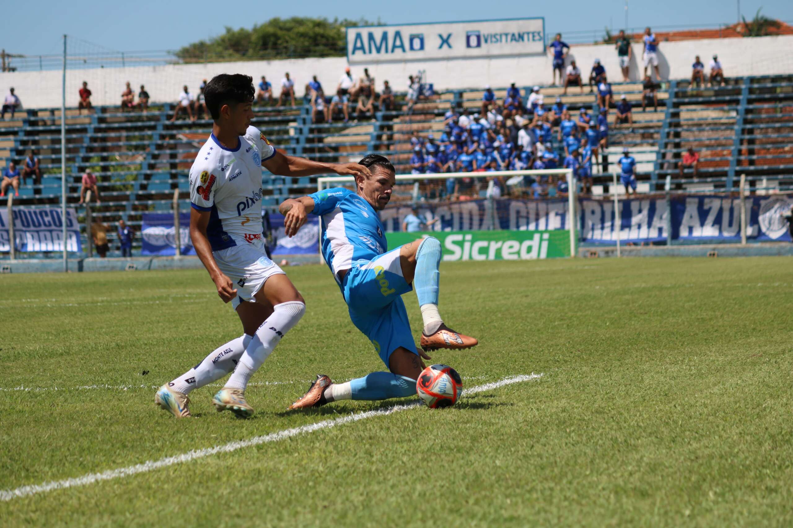 Monte Azul conseguiu a virada com três gols no segundo tempo (Foto: Lucas Daquino / MAC)
