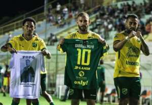 XV de Jaú x Rio Preto - Galo tenta espantar Z-2 e tirar Jacaré do G-8