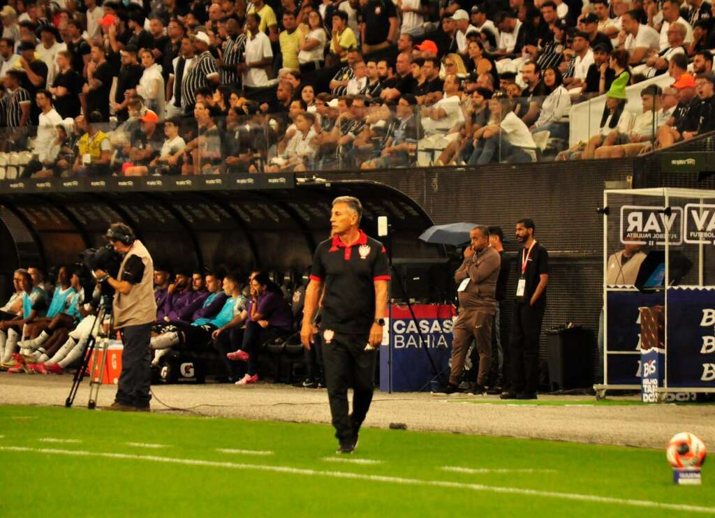 Noroeste demite o treinador Paulo Comelli 1