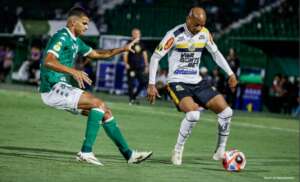 Guarani volta a oscilar e não faz por merecer além do empate