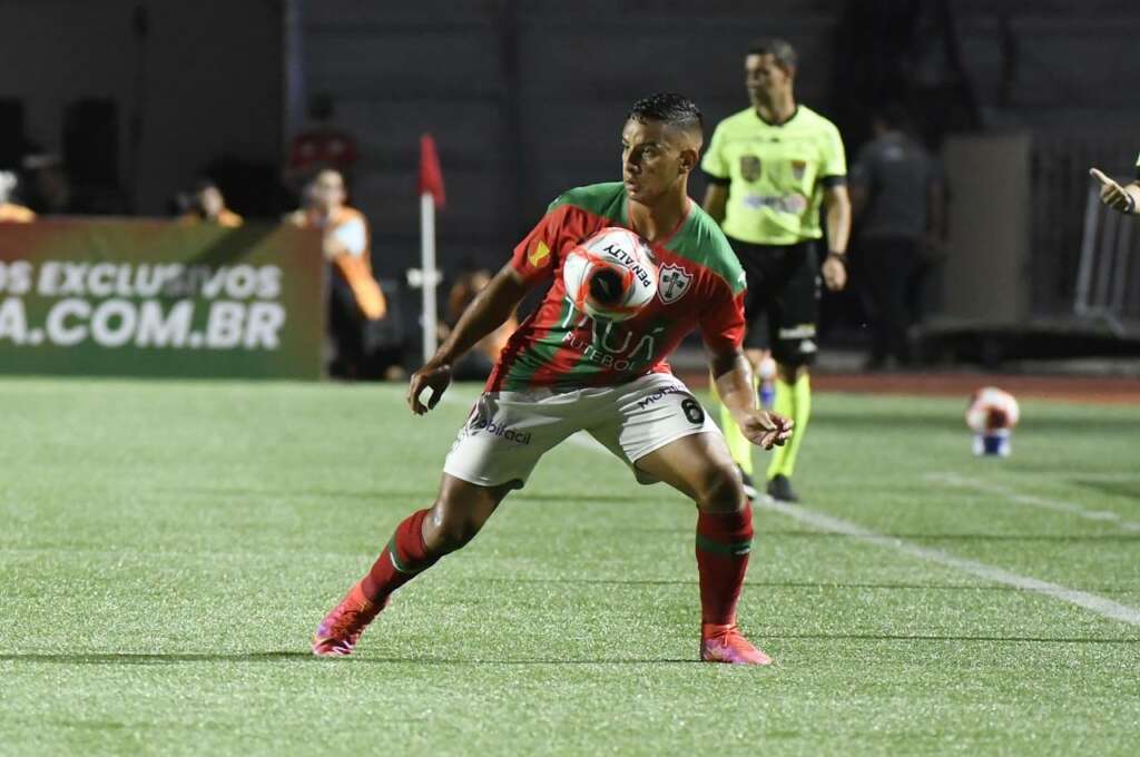 Lateral da Portuguesa sofre grave lesão e não deve jogar mais em 2025