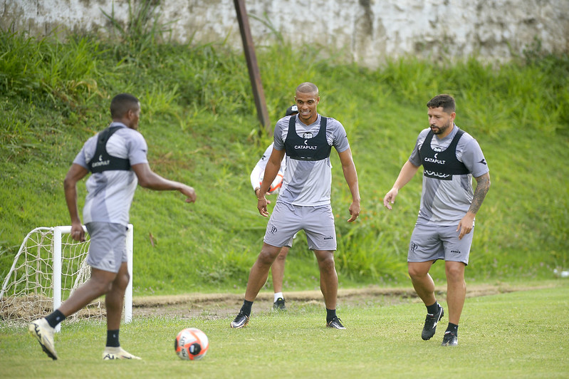 Ponte Preta tem pendurados e possíveis desfalques para encarar Noroeste no Paulistão