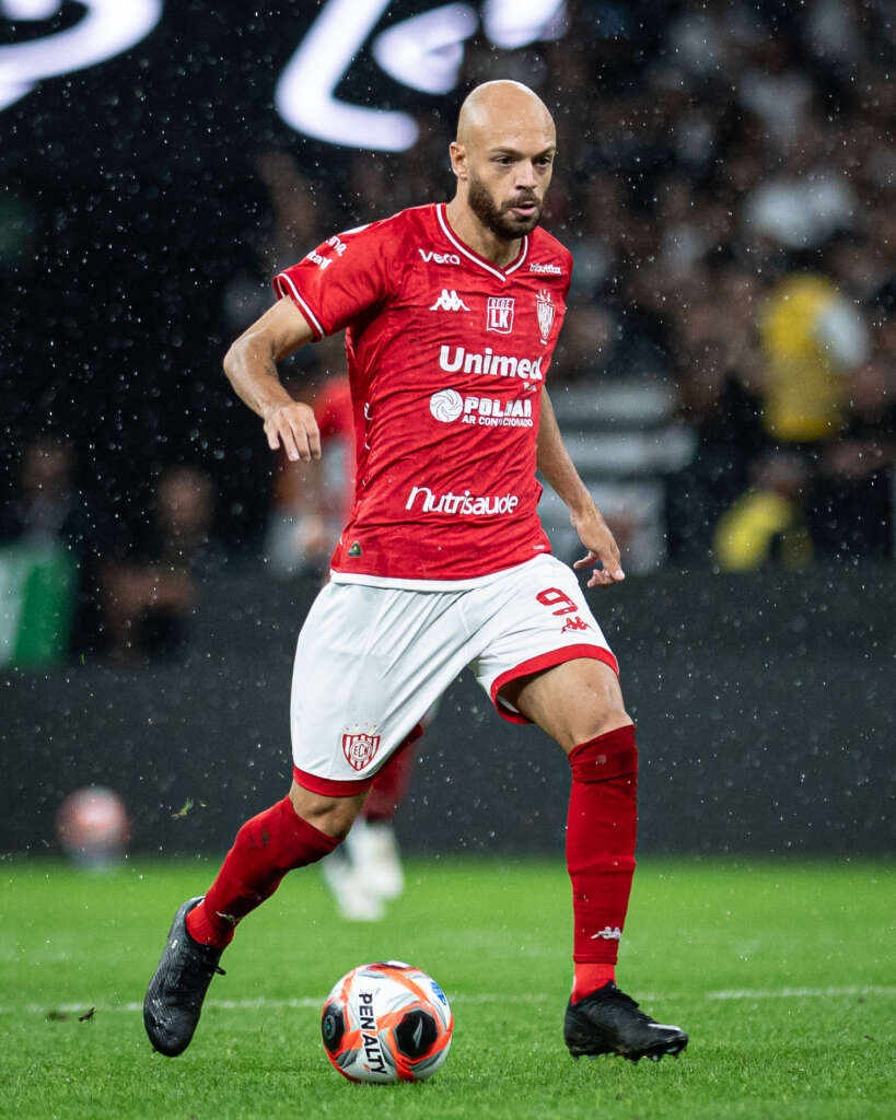 Paulistão: Prestes a completar 60 jogos pelo Noroeste, Carlão quer retribuir carinho do torcedor 2 Ronaldo Barreto 1