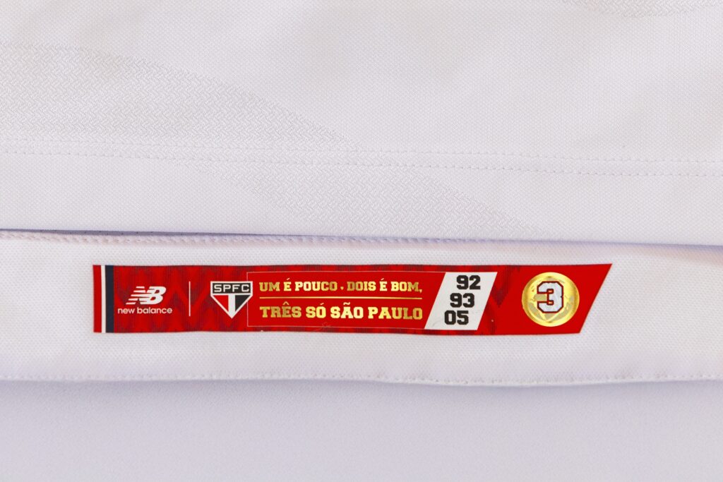 São Paulo apresenta nova camisa para 2025, inspirada no tri mundial 3 Sao Paulo lanca nova camisa para 2025 3