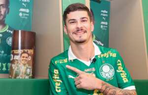 Palmeiras empresta meia para rival do Brasileirão