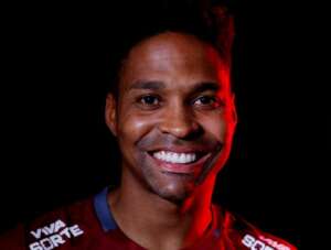 Wendell é oficializado no São Paulo: 'Espero retribuir dentro de campo'