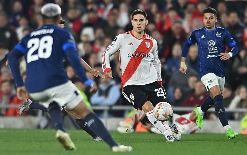 Santos mira volante do River Plate que também interessa ao CSKA