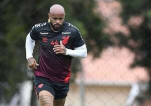 Gerente do Figueirense fala sobre Thiago Heleno e indica duas contratações