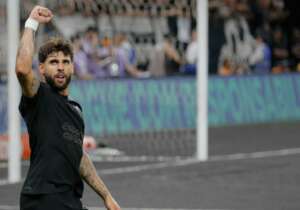 PAULISTÃO: Corinthians vence clássico e dupla complica Palmeiras