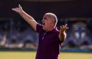 Pernambucano: Central demite técnico com apenas 4 jogos