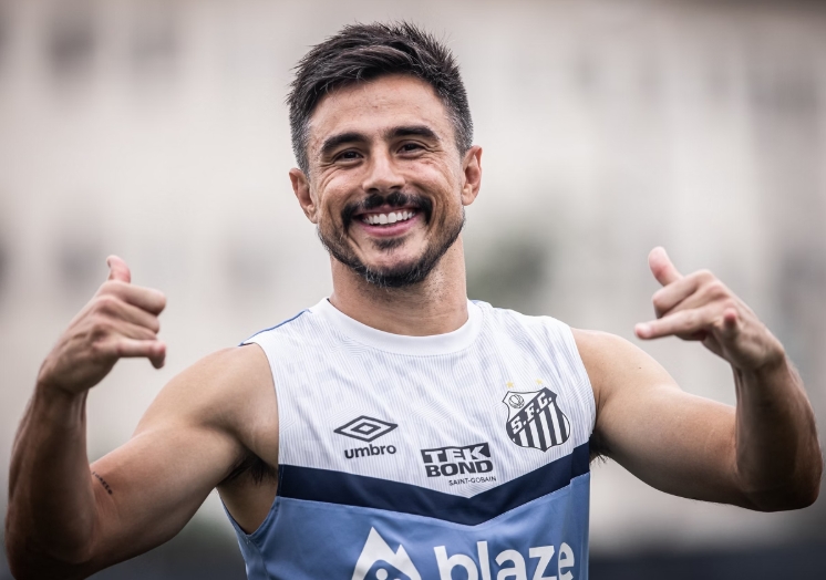 Willian Bigode se despediu do Santos