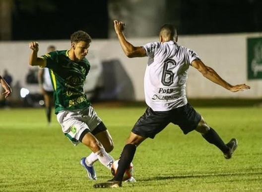 Partida aconteceu na noite desta quarta-feira (12), no estádio Zezinho Magalhães, em Jaú (foto: Eder B Martins / XV de Jaú)