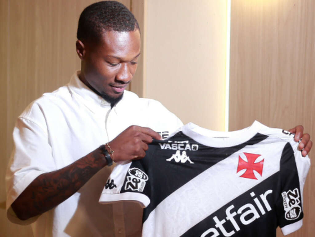 Vasco acerta a contratação de atacante angolano ex-Sporting