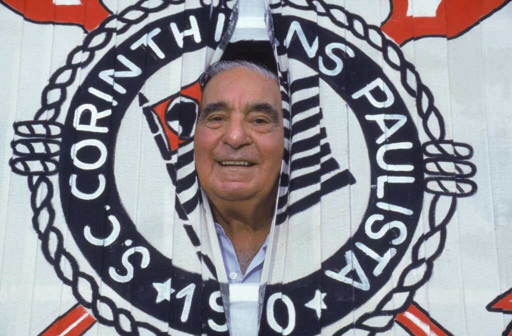 Icônico presidente do Corinthians, Vicente Matheus ganha série com histórias inéditas 2 Icônico presidente do Corinthians, Vicente Matheus ganha série documental com histórias inéditas (Foto: Divulgação / RECORD)