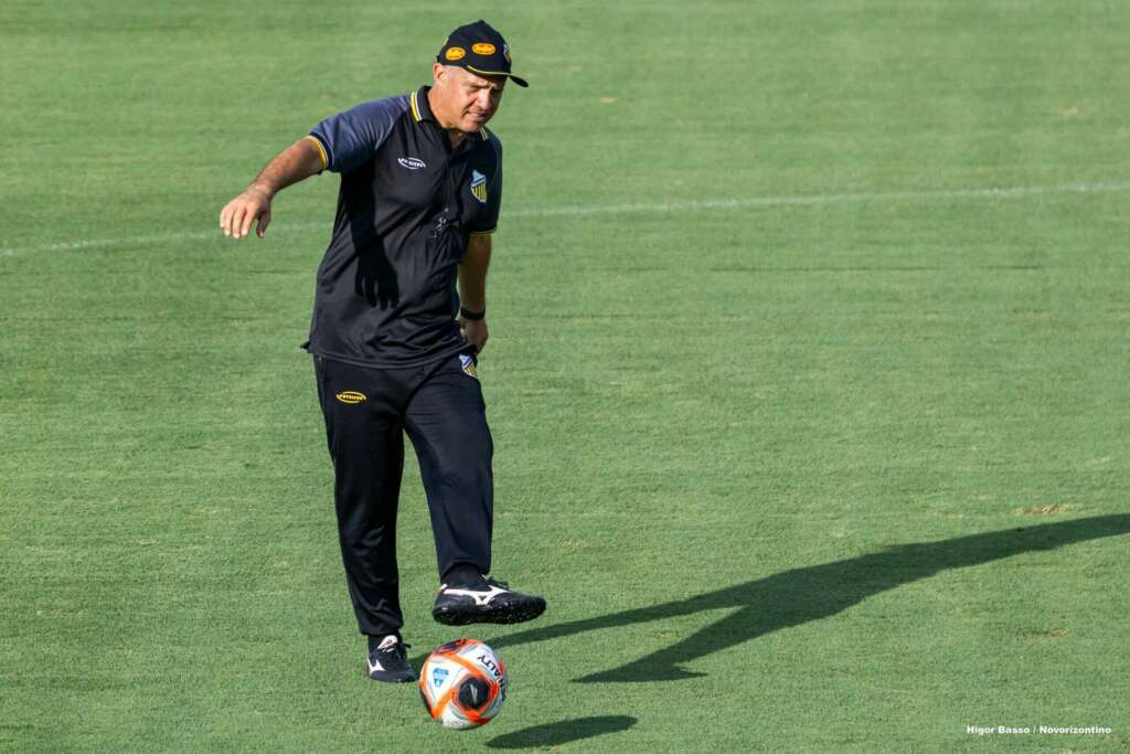 Técnico do Novorizontino mantém foco na liderança antes do duelo decisivo 2 Técnico do Novorizontino mantém foco na liderança antes do duelo decisivo (Foto: Higor Basso / Novorizontino)