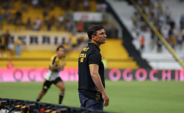 Ze Ricardo acridita em recuperacao do Criciuma