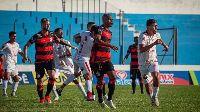 PARAIBANO: Briga por classificação fica acirrada e primeiro rebaixado é definido 3 Campinense bate Esporte Paraibano