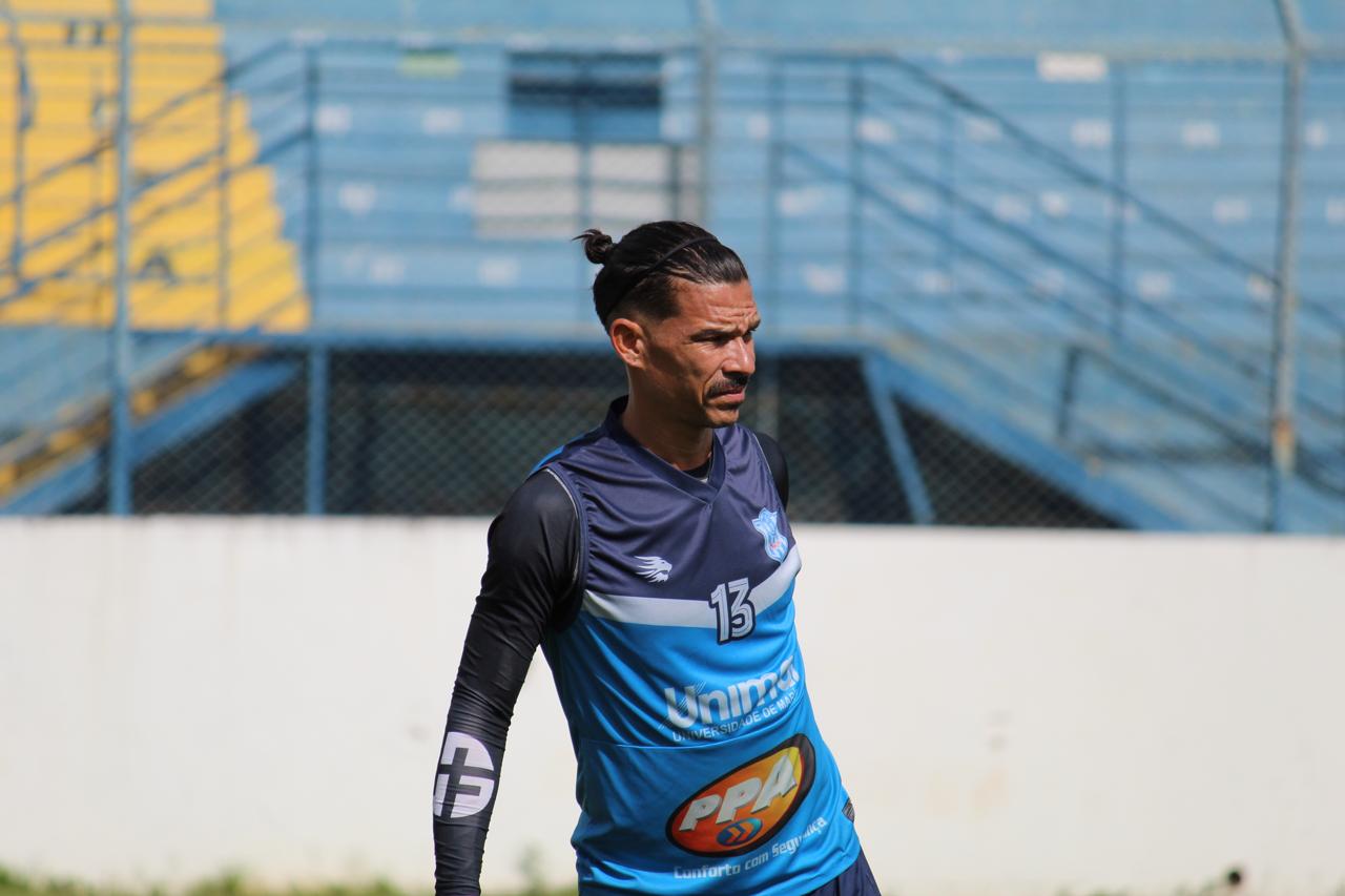 Meia Rodrigo Andrade desfalcou o time nas duas últimas rodadas (Foto: Lucas Daquino / MAC)