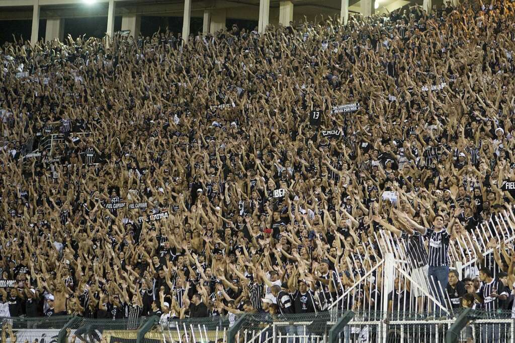 Corinthians retorna ao Pacaembu após 5 anos como visitante, mas com maioria nas arquibancadas