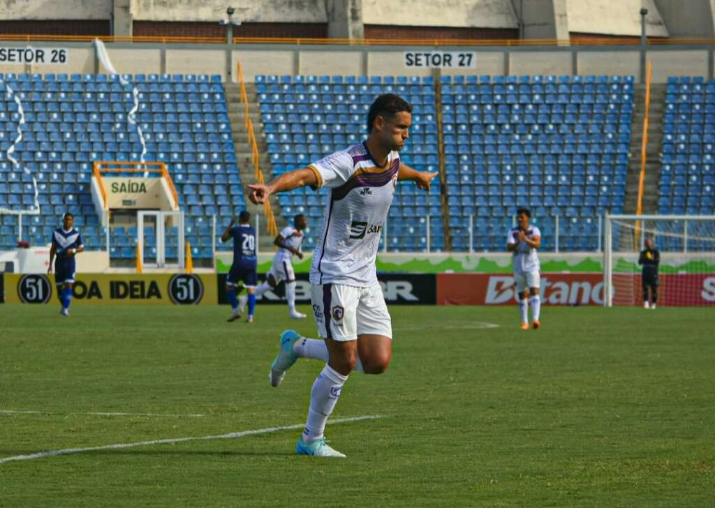 SERGIPANO: Falcon bate Carmópolis em jogo de duas viradas