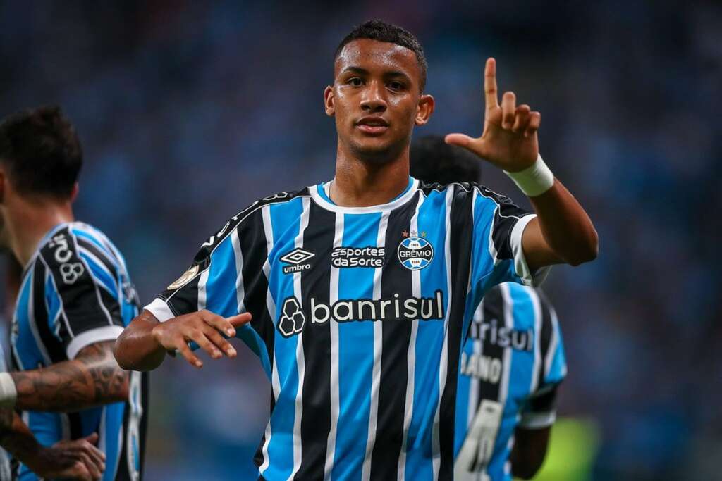 Criciúma disputa com time chinês para contratar André Henrique, do Grêmio