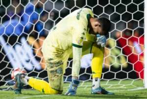 Goleiro do Guarani esbraveja sobre derrota no Dérbi 209: 'Pênaltis infantis'
