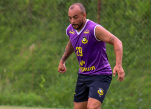 Paulistão: Perto de casa, atacante do São Bernardo projeta “jogo perigoso” em Bauru