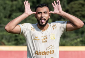 Paulistão Série A4: Após gol da vitória, atacante do Paulista celebra boa fase