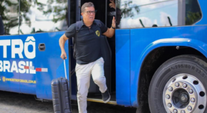 Classificado com antecedência, Retrô do técnico Evaristo Piza briga pela 4ª posição