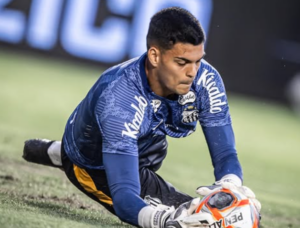 Gabriel Brazão desfalca o Santos e João Paulo volta ao gol depois de 9 meses