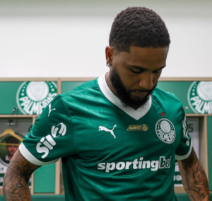 Palmeiras se reforça com Micael, zagueiro canhoto pedido por Abel Ferreira