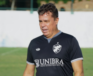 Classificado para as quartas do pernambucano, Evaristo Piza, do Retrô, foca na Copa do Brasil