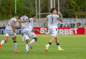Figueirense chega desfalcado e Thiago Carvalho tem dúvidas para receber Brusque