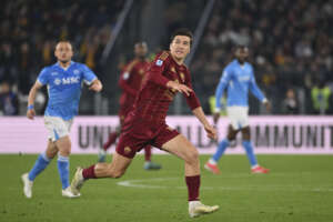 Napoli cede empate à Roma no fim e desperdiça chance